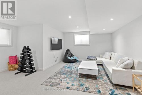 168 Shuttleworth Drive, Ottawa, ON 