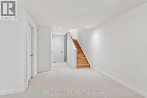 168 Shuttleworth Drive, Ottawa, ON 