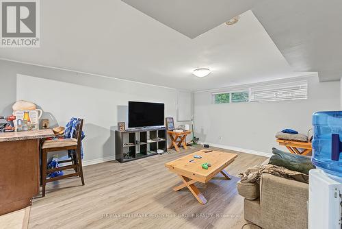 LOWER - 9 BAKER CRESCENT , Barrie, Ontario L4M 3J4 2
