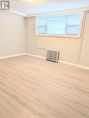 APT 1 - 22 PETER STREET S , Mississauga, Ontario L5H 2G2 4