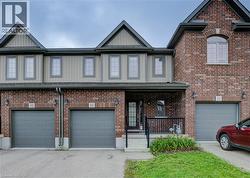 828 PARIS Boulevard Waterloo, ON N2T 0B2
