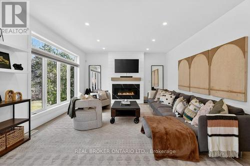 1095 Mineral Springs Road, Hamilton, ON 
