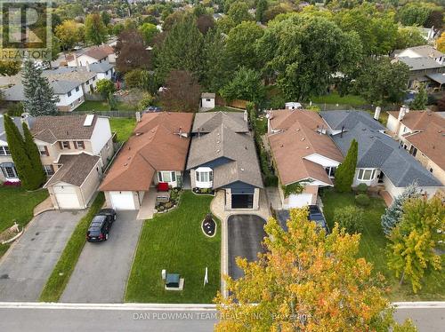 77 Hialeah Crescent, Whitby, ON 