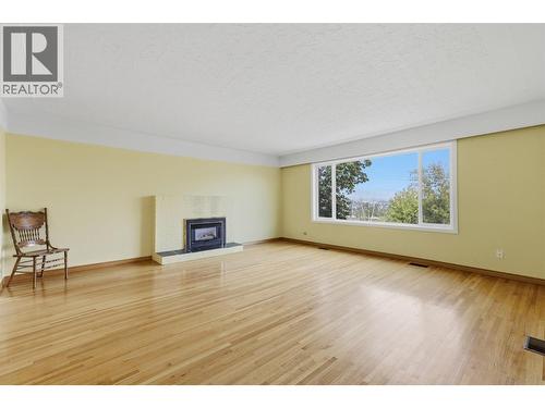 Main Living Area - 211 Connaught Road, Kamloops, BC 