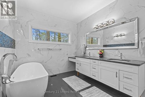 1746 Lakehurst Road, Trent Lakes, ON 