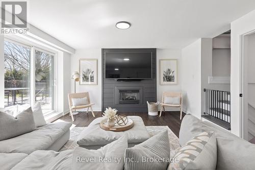 Family Room/Fireplace/Walkout To Yard - 25 Riverview Road, Kawartha Lakes (Lindsay), ON 
