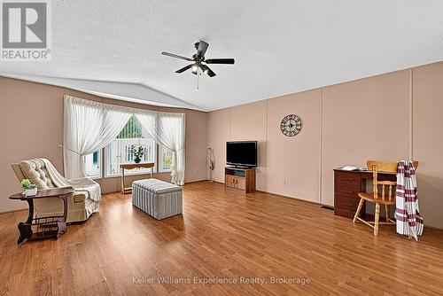 4052 Ash Crescent, Severn, ON 