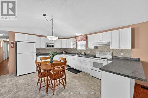 4052 Ash Crescent, Severn, ON 