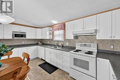 4052 Ash Crescent, Severn, ON 