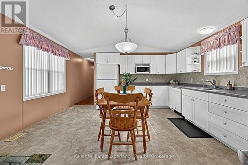 4052 Ash Crescent, Severn, ON 