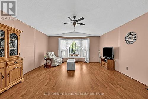 4052 Ash Crescent, Severn, ON 