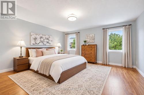33 Washburn Drive, Guelph (Grange Road), ON 