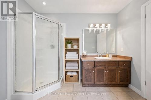 33 Washburn Drive, Guelph (Grange Road), ON 