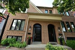 42 VIELLA STREET Toronto, ON M6N 5C8