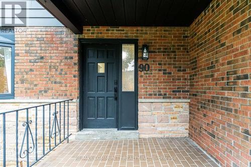 90 Euclid Avenue, Toronto, ON 