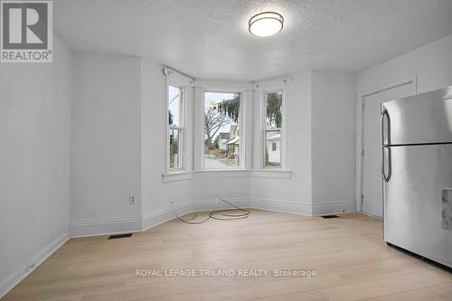 2 - 21 JESSIE STREET , St. Thomas, Ontario N5P 1P7 2