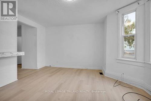 2 - 21 JESSIE STREET , St. Thomas, Ontario N5P 1P7 3