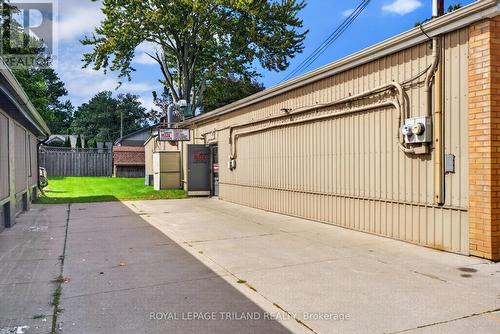 Country Pizza Entrance - 14107 Belmont Road, Central Elgin (Belmont), ON 