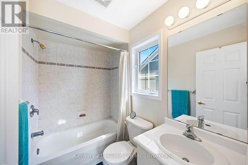 Ensuite bath - 75 Green Briar Drive, Collingwood, ON 