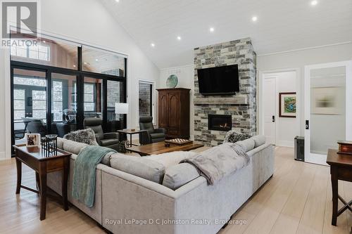 28 Lakeside Woods Crescent, Saugeen Shores, ON 