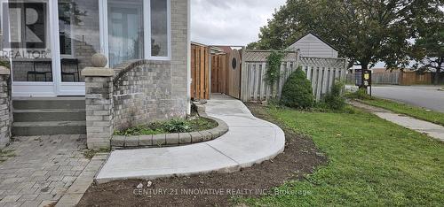 2 BLACKBURN CRESCENT , Ajax, Ontario L1S 5Z2 2
