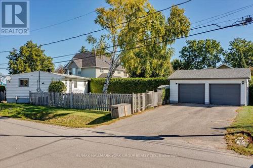 525 Lake Drive E, Georgina, ON 