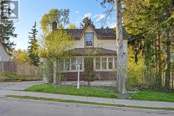 148 CENTRE STREET Aurora, ON L4G 1K1