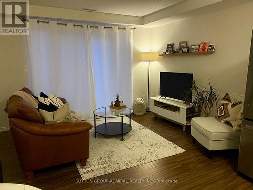 B - 25 SIENNA STREET , Waterloo, Ontario N2R 1P7 3
