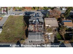 TH with roof top patio, fenced yard, and #3 Garage - 