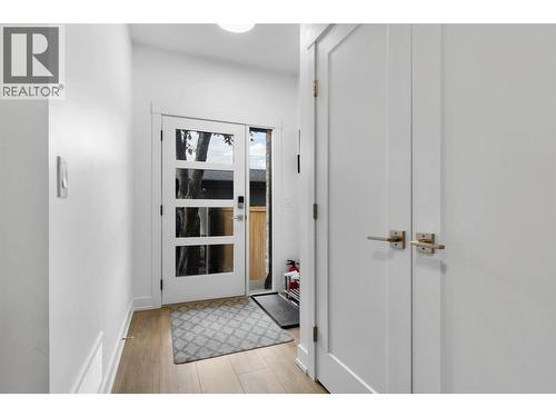 Entry - 745 Morrison Avenue Unit# 4, Kelowna, BC 