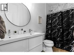 Bathroom 2 - 