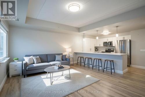 Virtually Staged - 202 - 8 Centre Street, Norwich (Norwich Town), ON 