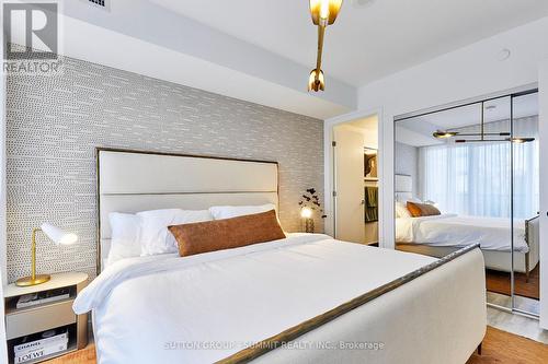 2501 - 771 Yonge Street, Toronto, ON 
