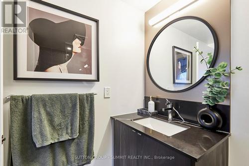 2501 - 771 Yonge Street, Toronto, ON 