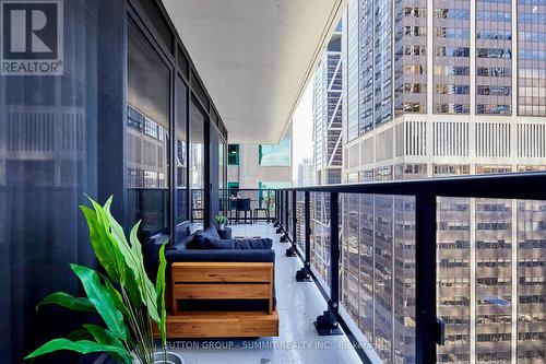 2501 - 771 Yonge Street, Toronto, ON 