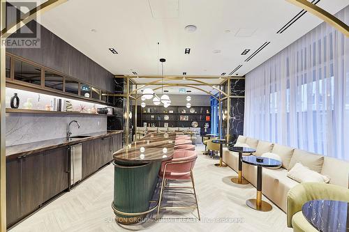 2501 - 771 Yonge Street, Toronto, ON 