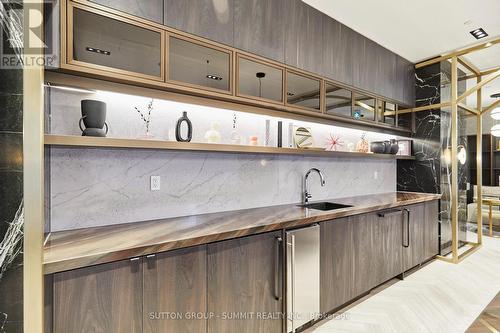 2501 - 771 Yonge Street, Toronto, ON 