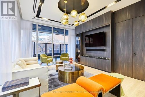 2501 - 771 Yonge Street, Toronto, ON 