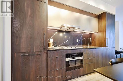 2501 - 771 Yonge Street, Toronto, ON 
