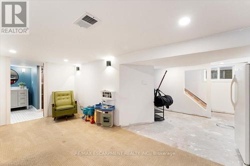 17 Craigmiller Avenue, Hamilton, ON 