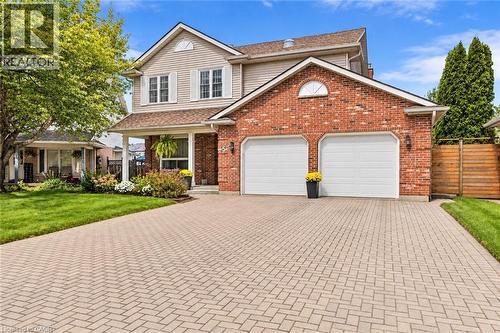 5 THORN Place  St. Catharines, ON L2S 3S1