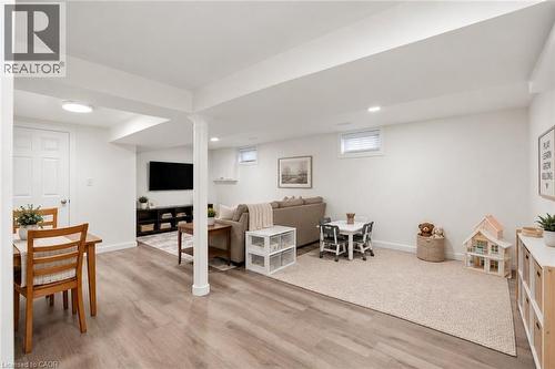 Virtually Staged - 5 Thorn Place, St. Catharines, ON 