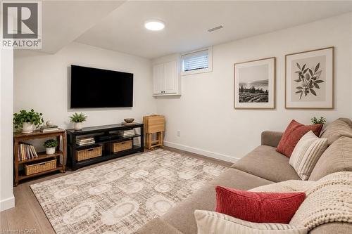 Virtually Staged - 5 Thorn Place, St. Catharines, ON 