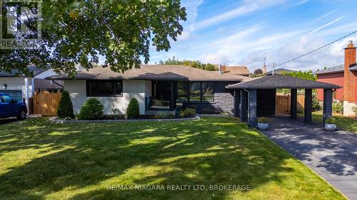 9 BISHOPS ROAD  St. Catharines (Vine/Linwell), ON L2M 1T8