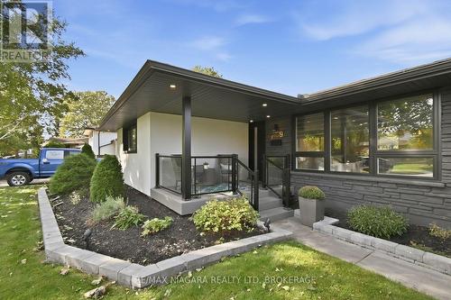 9 Bishops Road, St. Catharines (Vine/Linwell), ON 