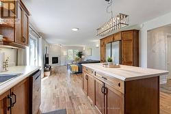 KITCHEN/LIVING ROOM - 