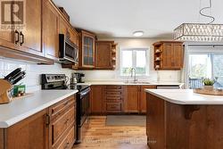 KITCHEN - 