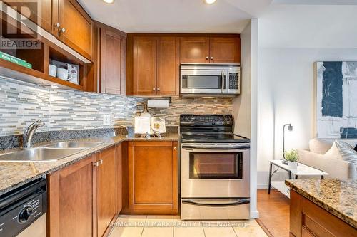 402 - 218 Queens Quay W, Toronto, ON 