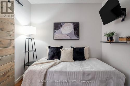 402 - 218 Queens Quay W, Toronto, ON 