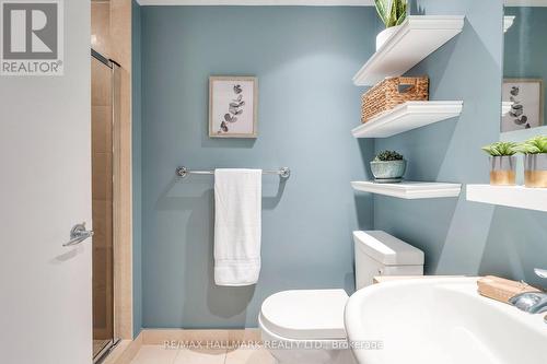 402 - 218 Queens Quay W, Toronto, ON 